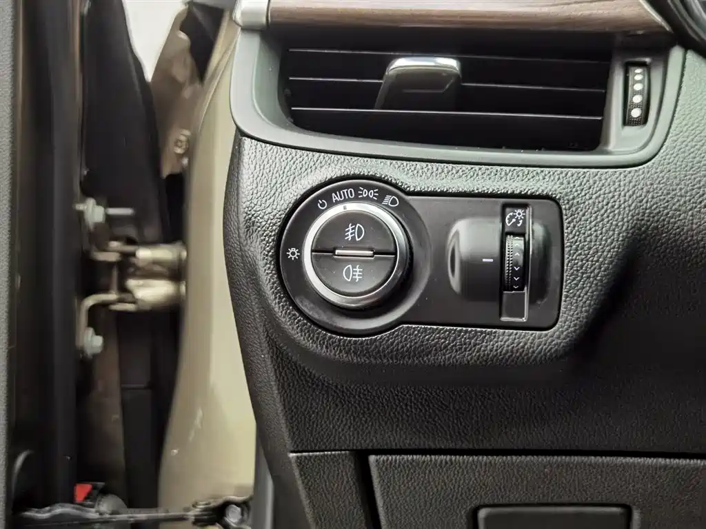 Buick Envision Plus 2017 — фото 21