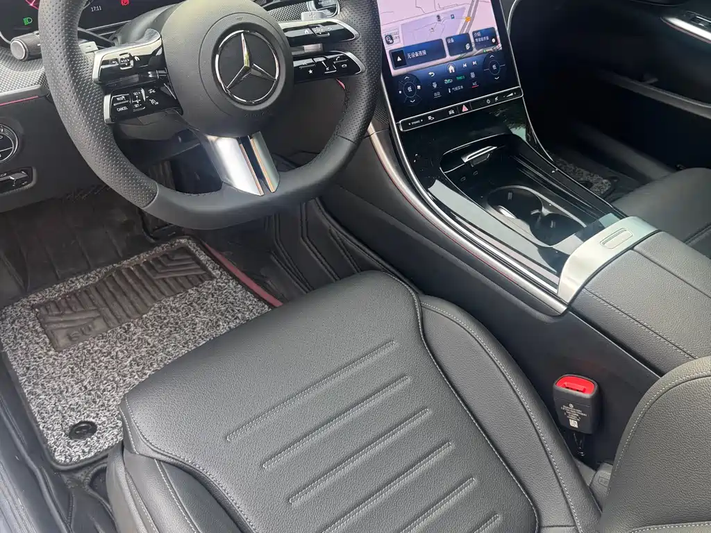Mercedes-Benz C-Class 2024