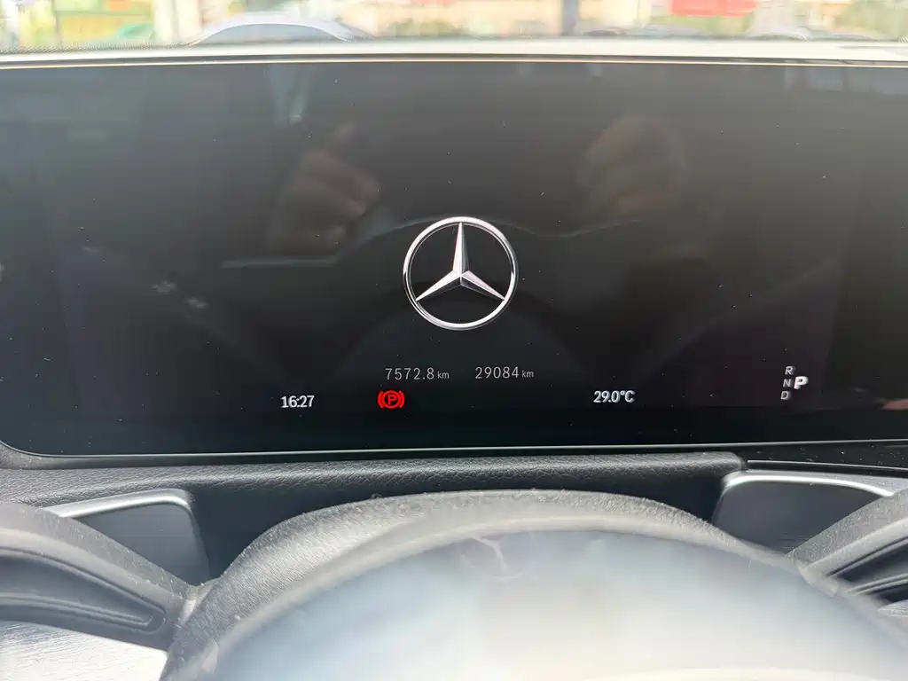 Mercedes-Benz EQB 2025