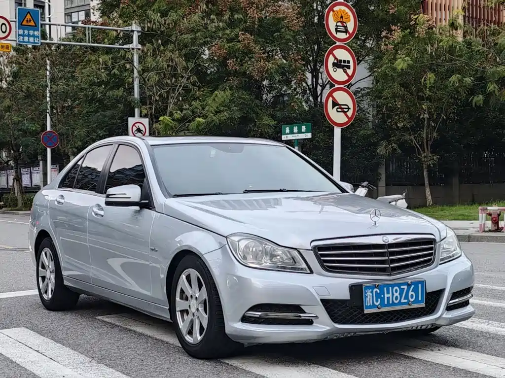 Mercedes-Benz C-Class 2011