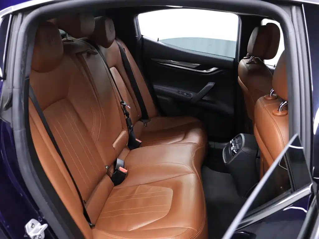 Maserati Ghibli 2020 — фото 18