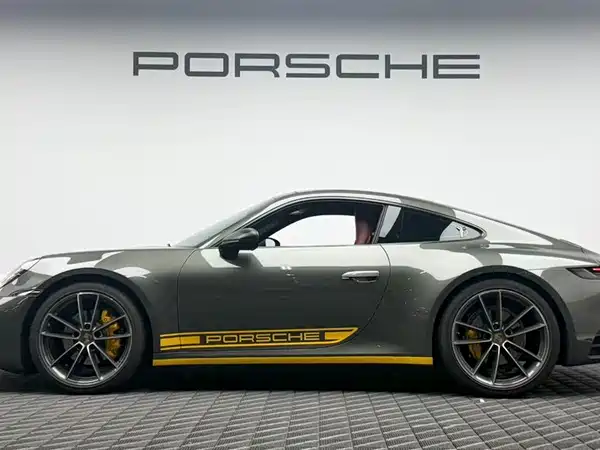 Porsche 911 2024