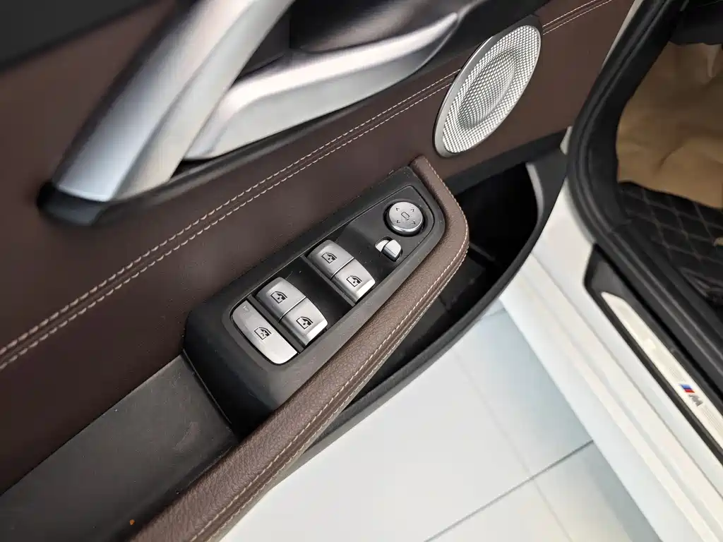BMW 1 Series 2021 — фото 10
