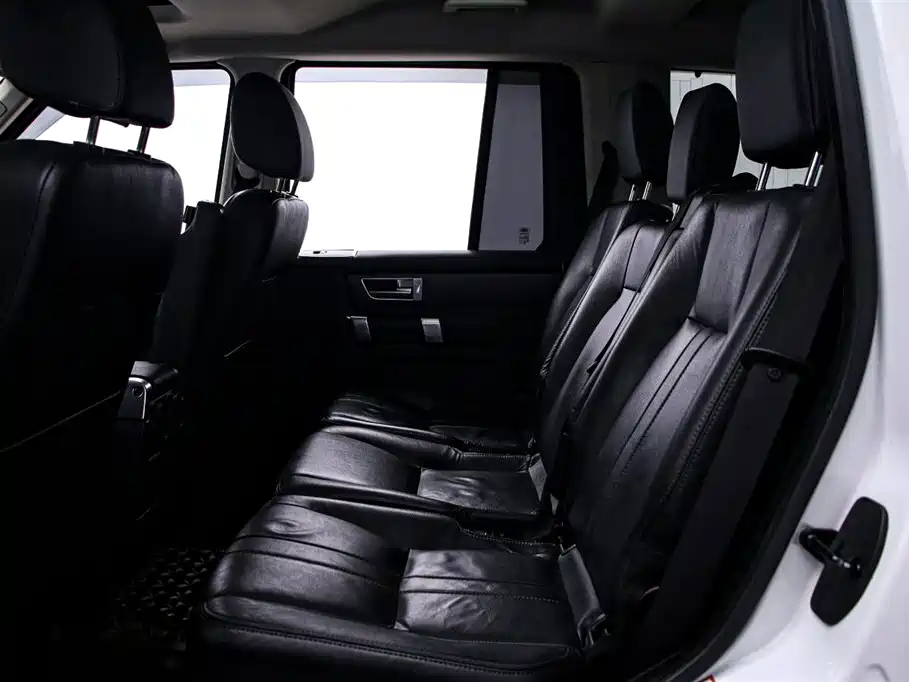 Land Rover Discovery 2016 — фото 14