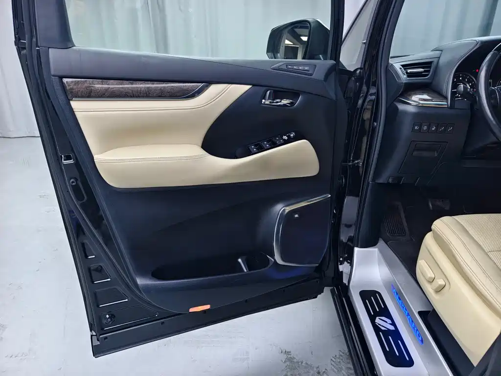 Toyota Alphard 2019 — фото 7