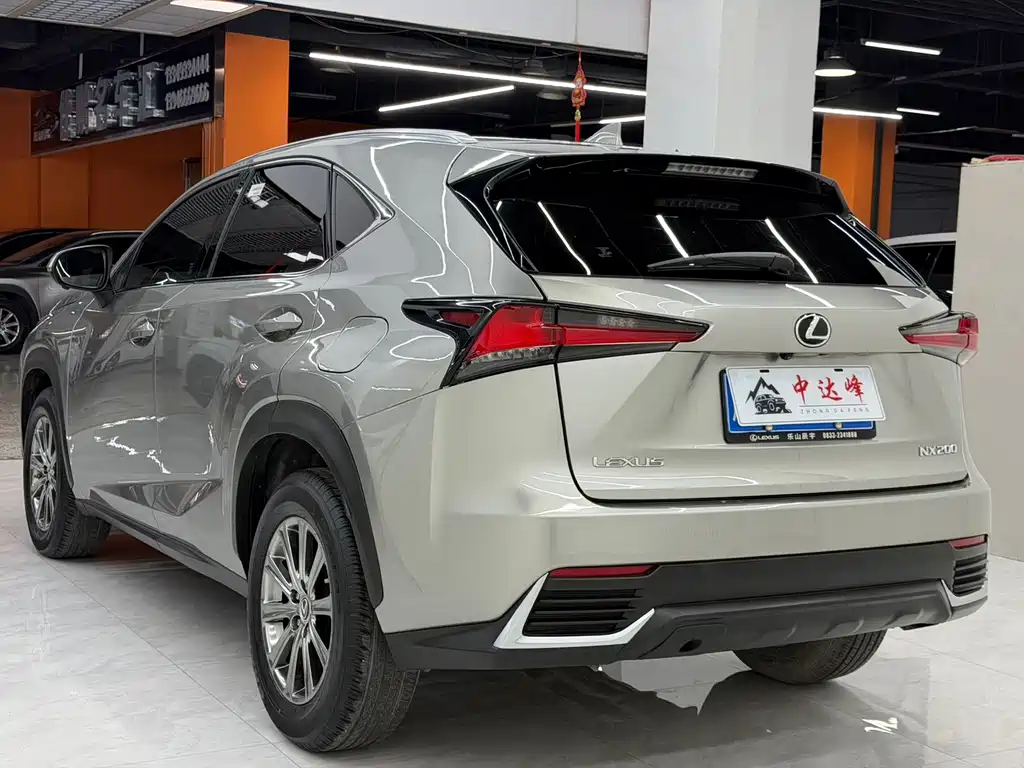 Lexus NX 2021 — фото 12