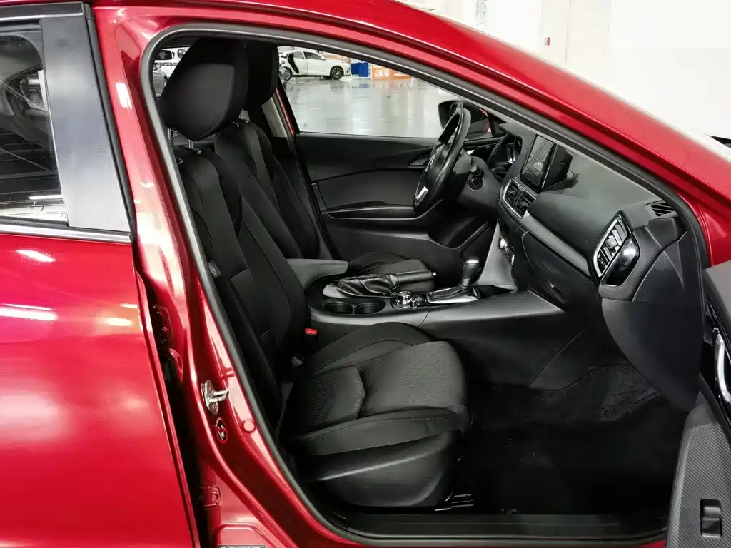 Mazda 3 Axela 2016 — фото 23