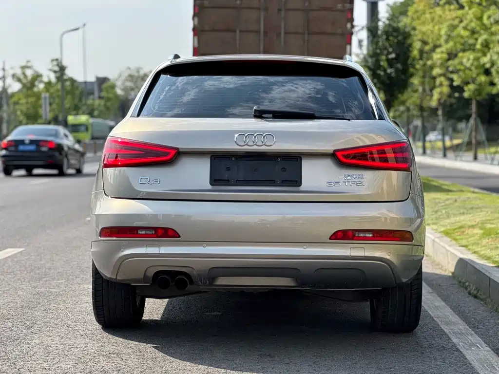 Audi Q3 2014 — фото 16