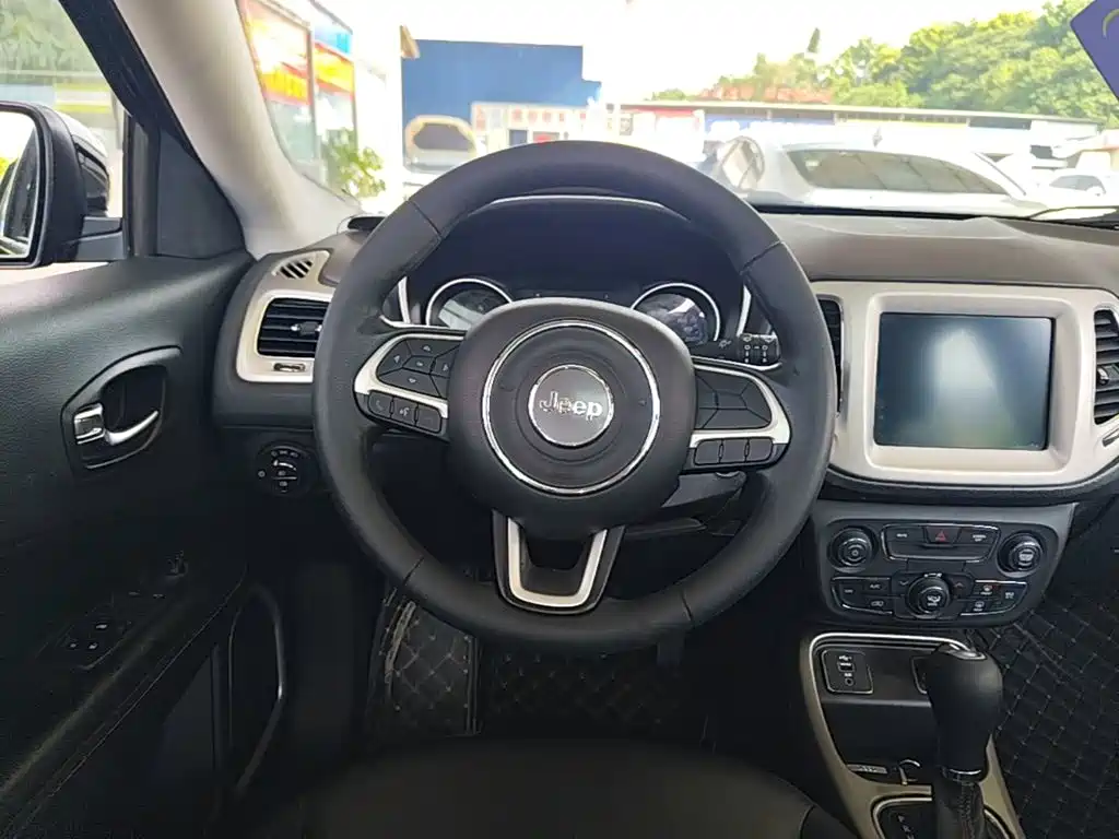 Jeep Compass 2020 — фото 11