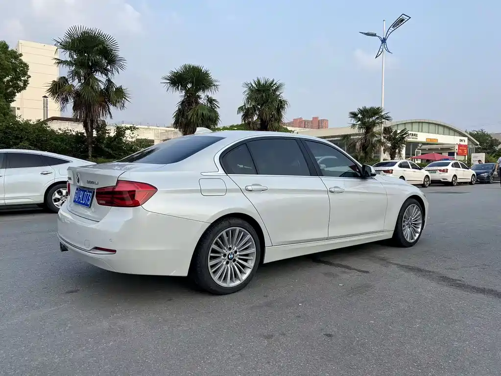 BMW 3 Series 2018 — фото 4