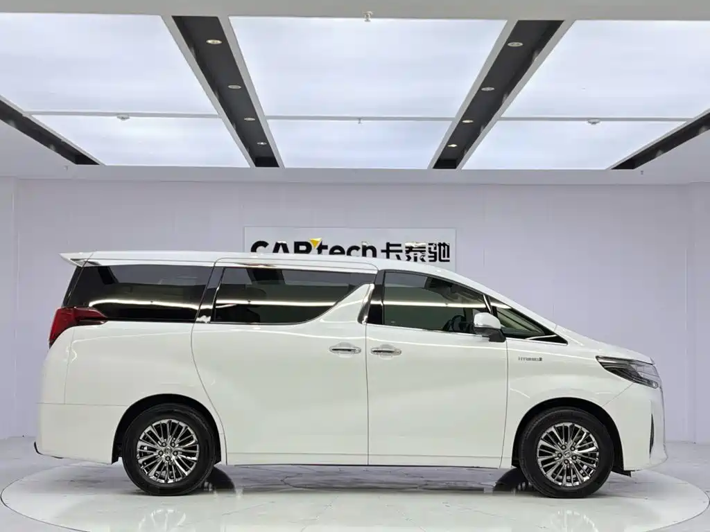 Toyota Alphard 2020 — фото 6
