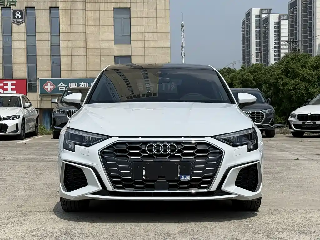 Audi A3 2022 — фото 2