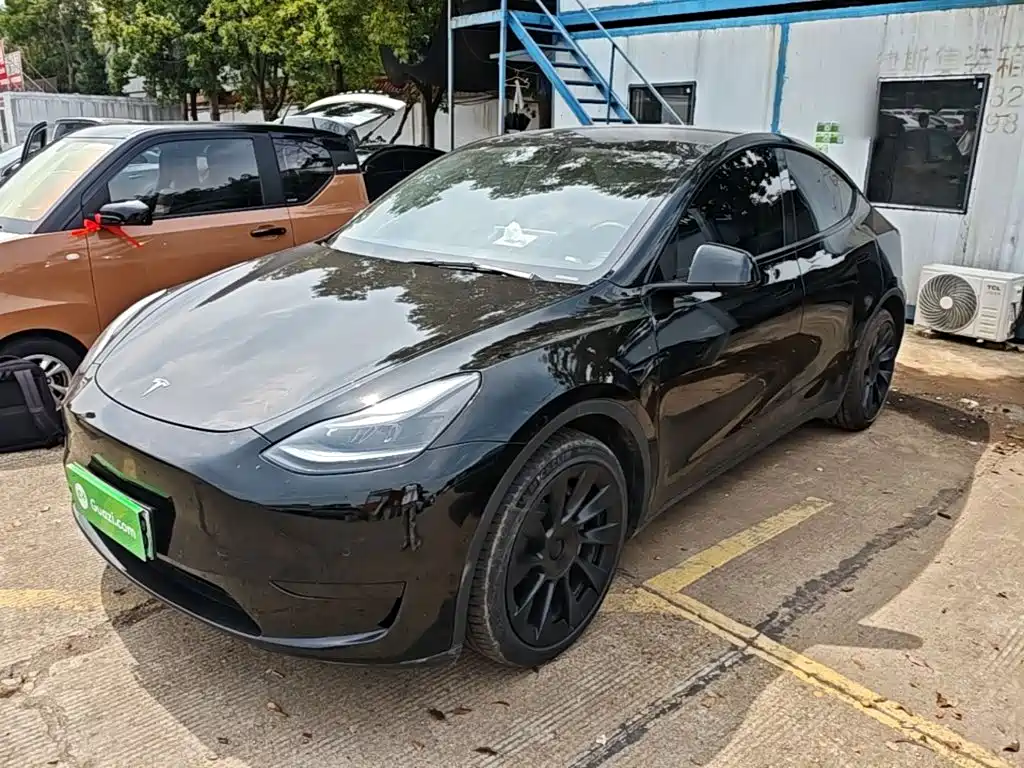 Tesla Model Y 2023 — фото 1