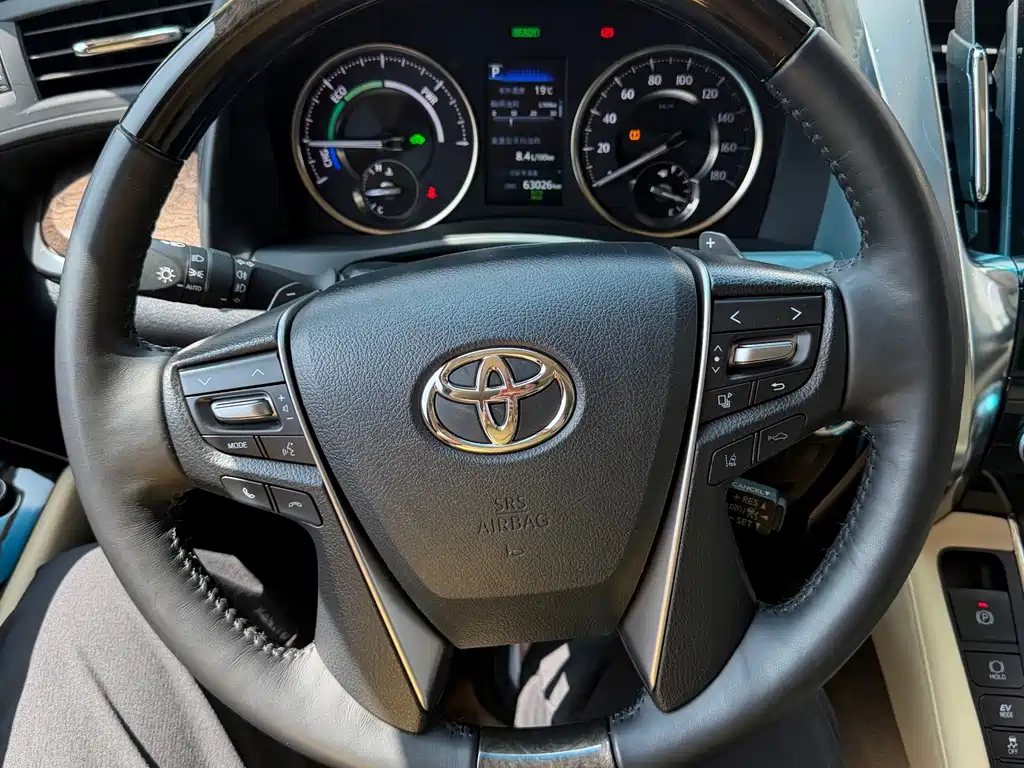 Toyota Alphard 2023 — фото 15