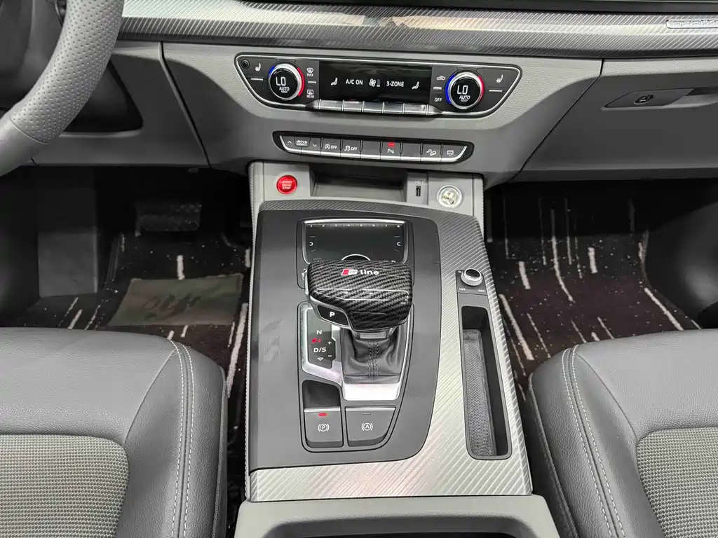 Audi Q5L 2019 — фото 27
