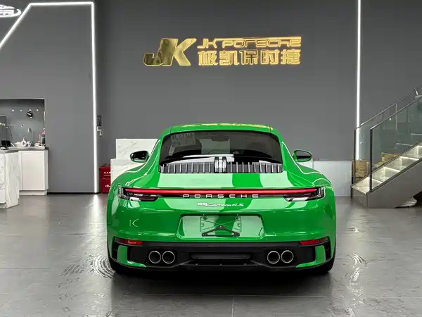 Porsche 911 2025