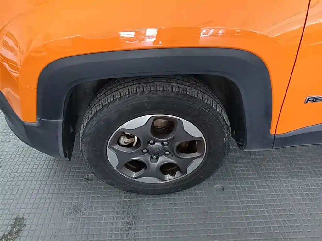 Jeep Renegade 2016 — фото 23