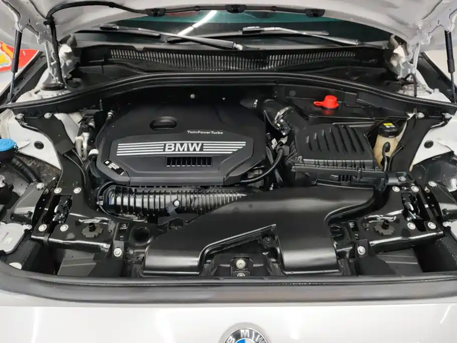 BMW 1 Series 2021 — фото 10