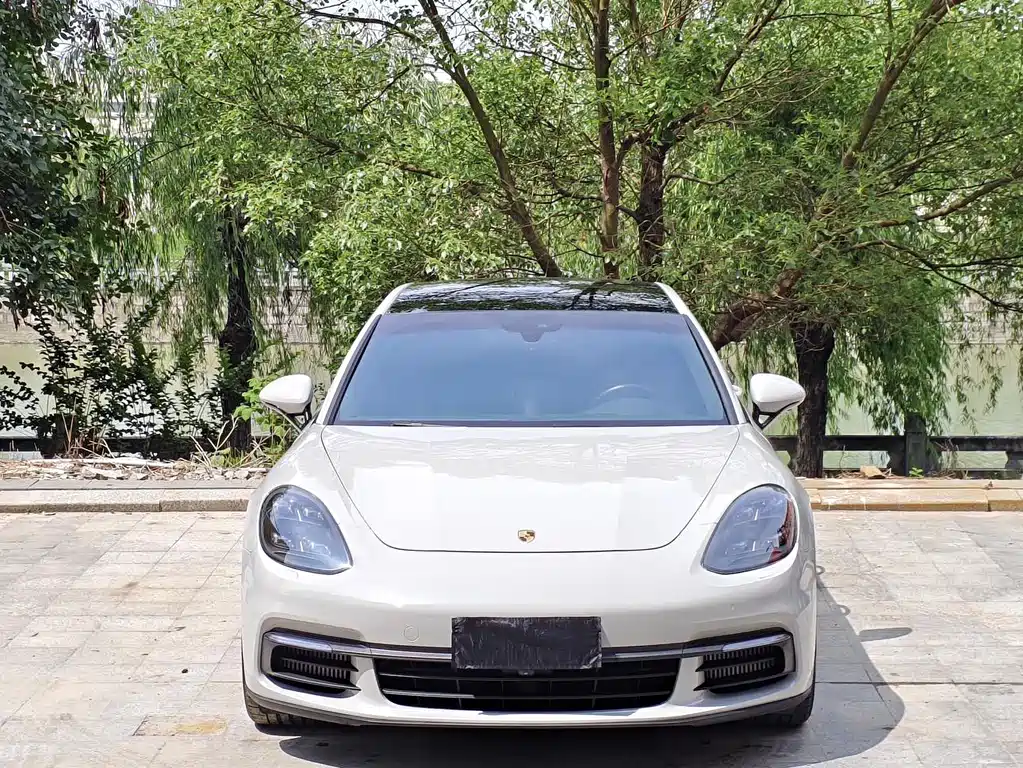 Porsche Panamera 2017 — фото 2