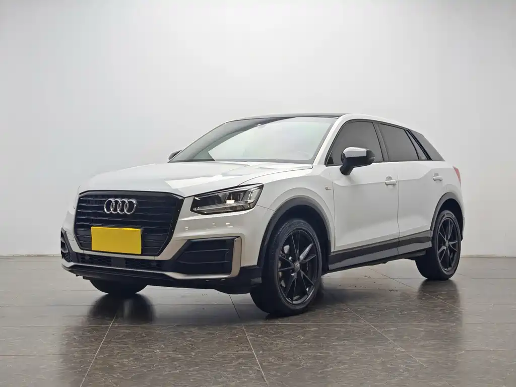 Audi Q2L 2021 — фото 1