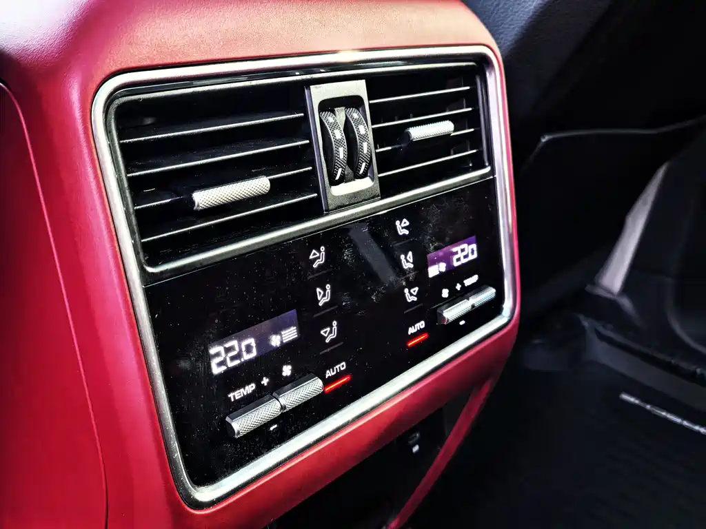 Porsche Cayenne 2023 — фото 10