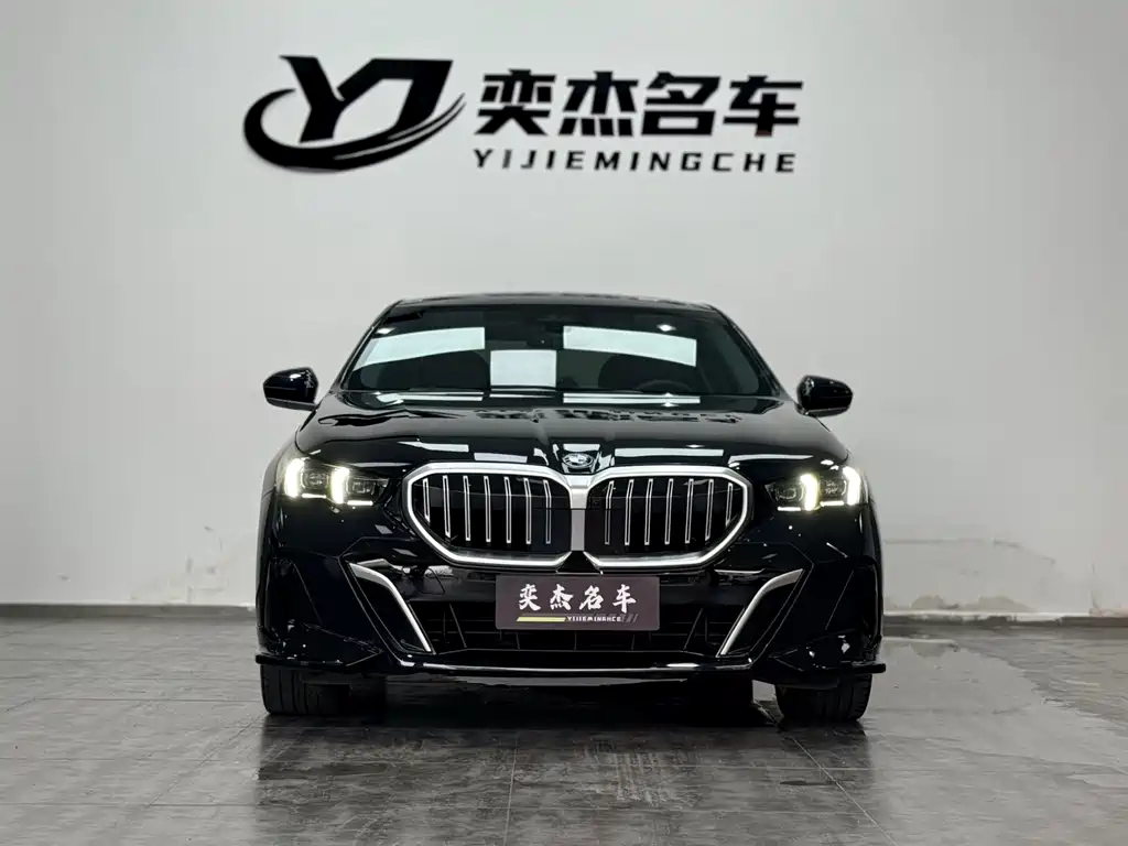 BMW 5 Series 2025