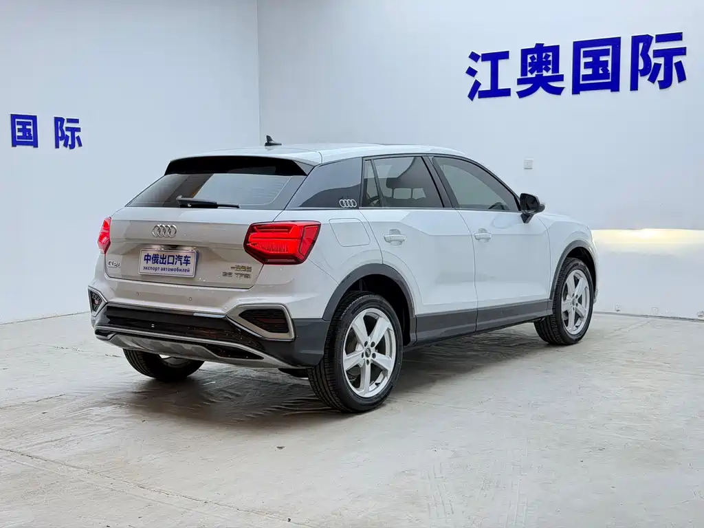 Audi Q2L 2023 — фото 19