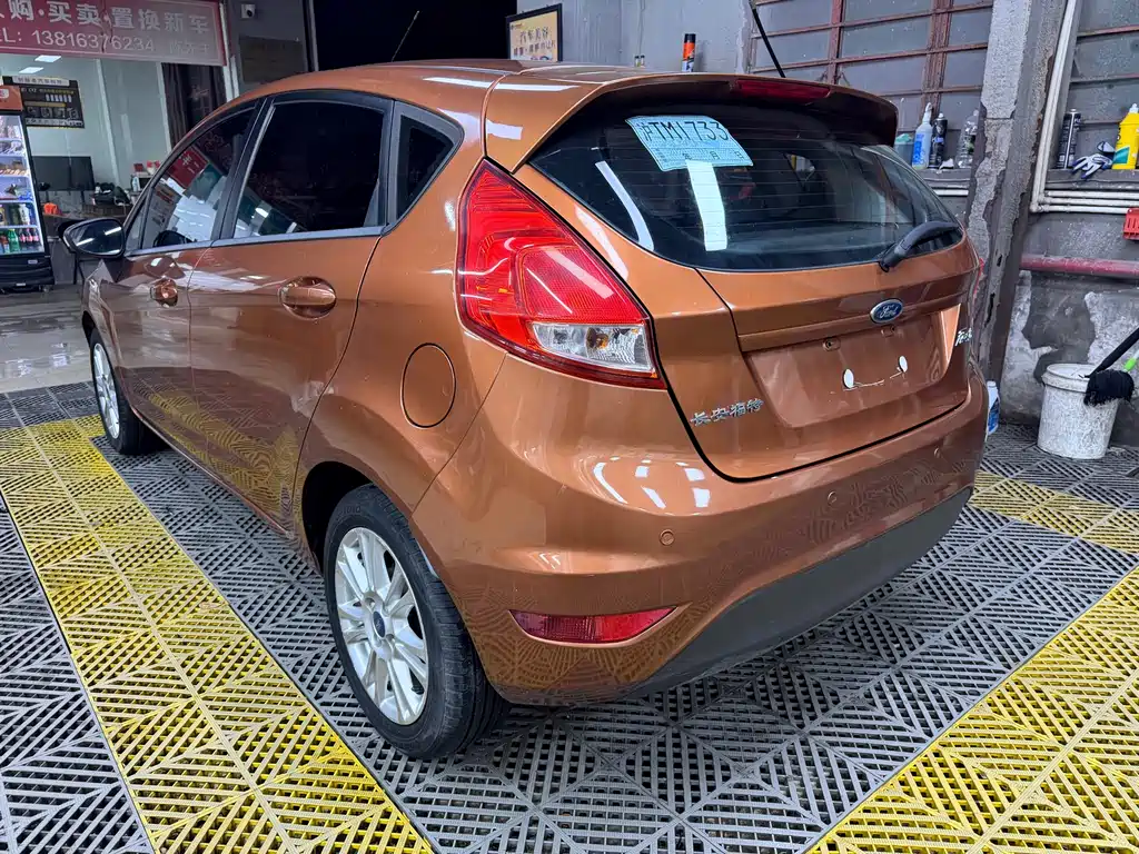 Ford Fiesta 2013 — фото 4