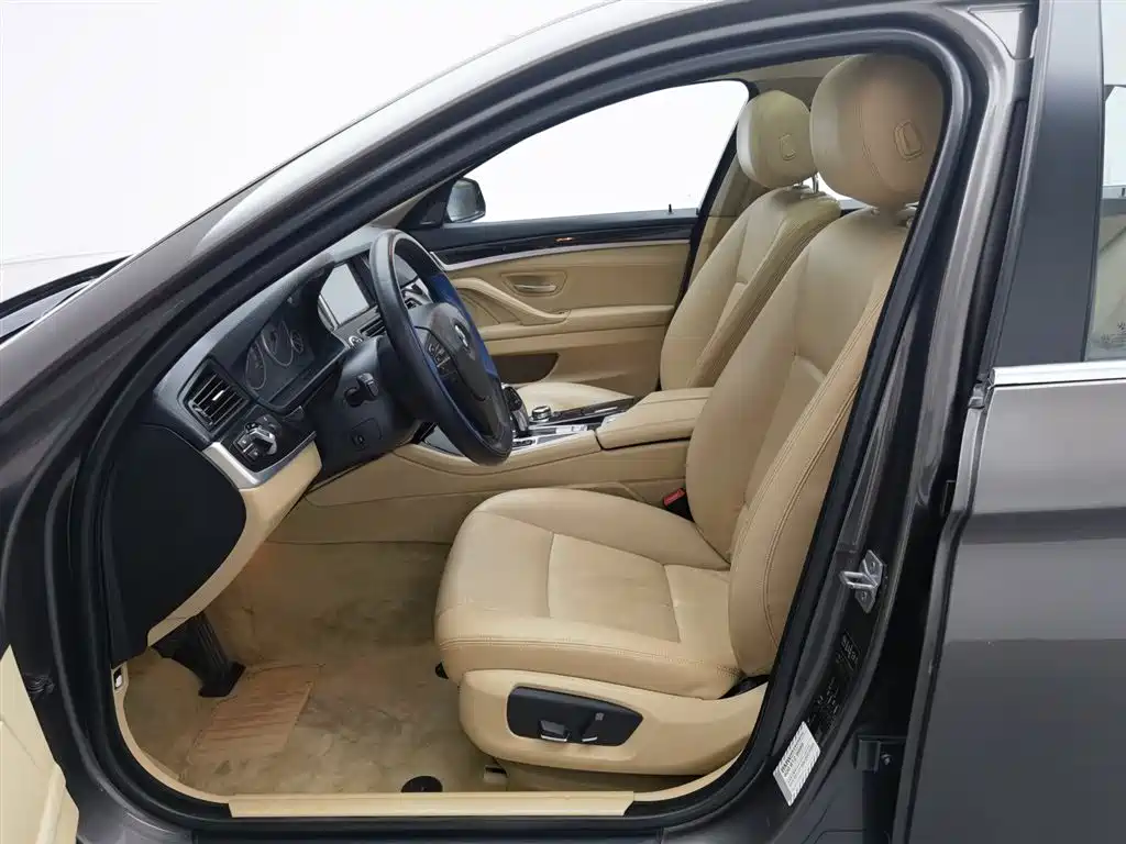 BMW 5 Series 2014 — фото 10