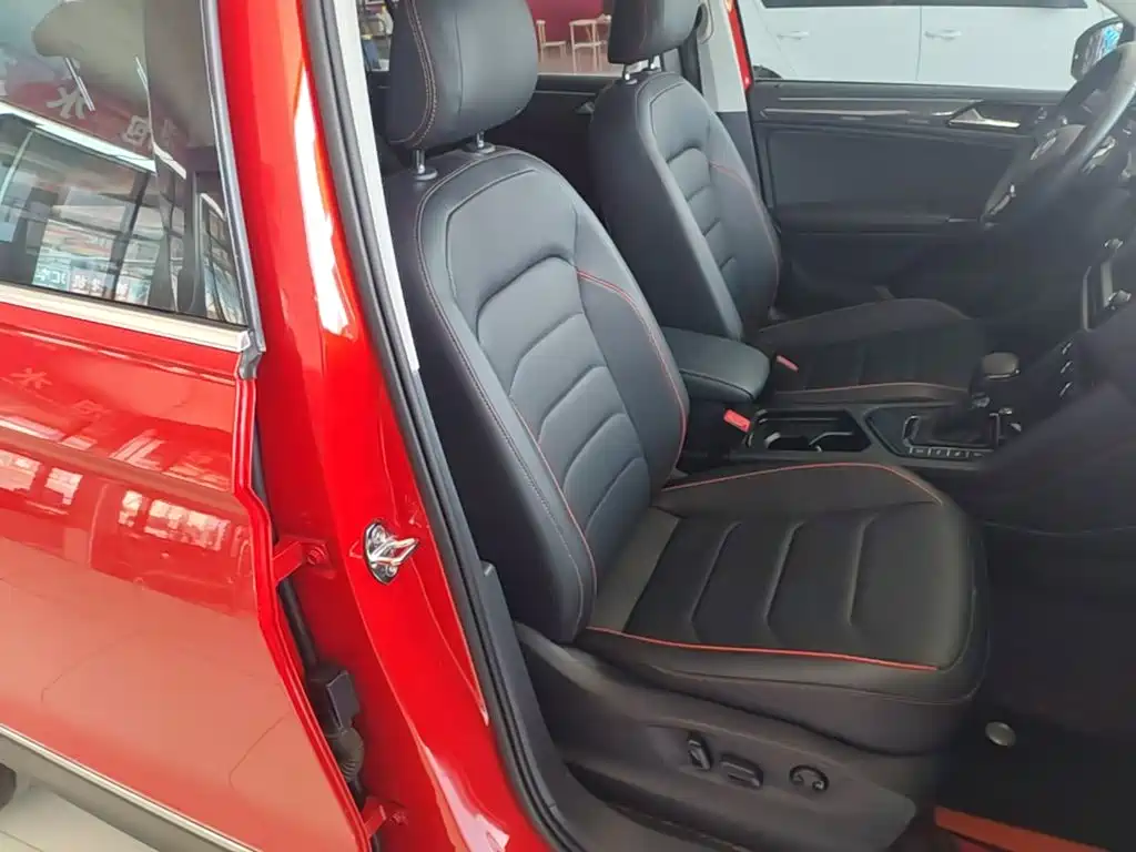 Volkswagen Tiguan L 2018 — фото 25