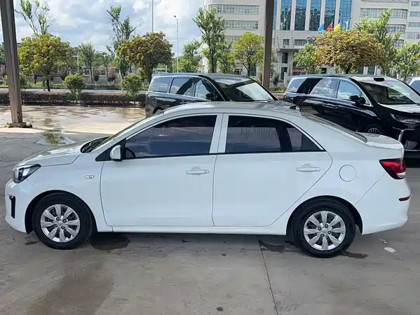 Kia Pegas 2018