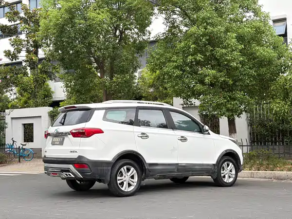 BAIC Huansu S3 2017