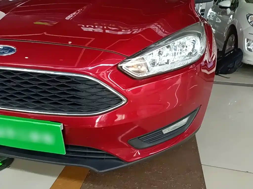 Ford Focus 2015 — фото 24