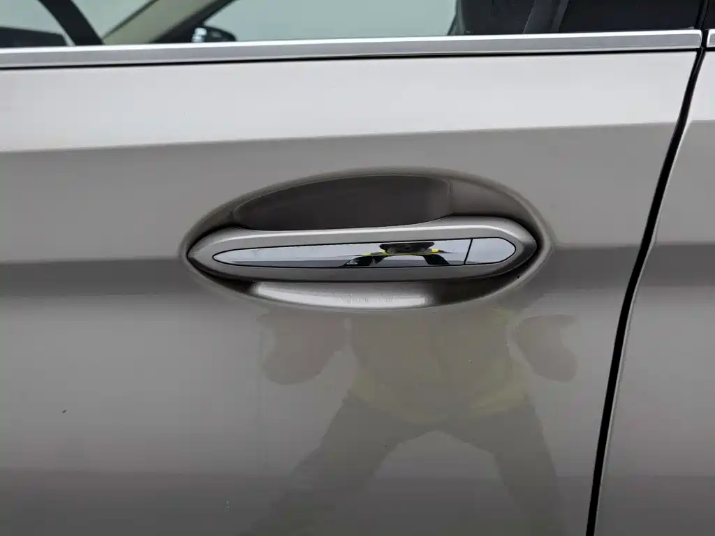 BMW 5 Series 2018 — фото 18