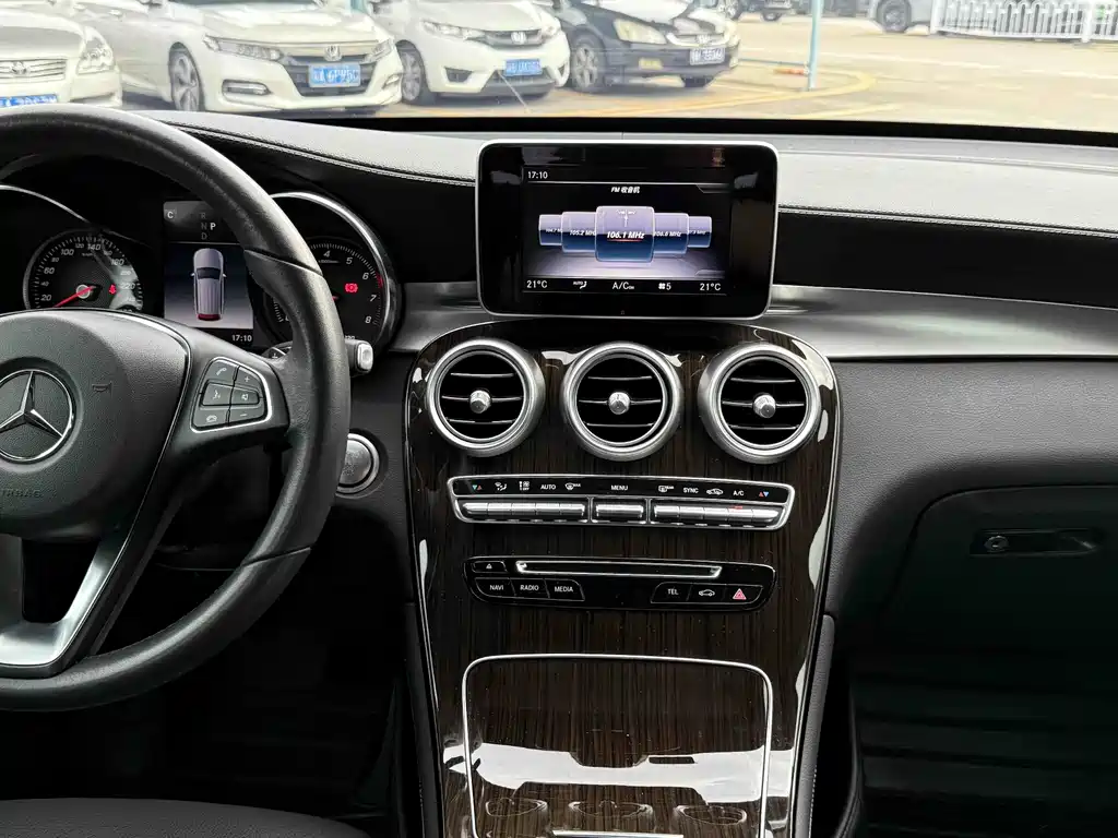 Mercedes-Benz GLC 2019 — фото 17