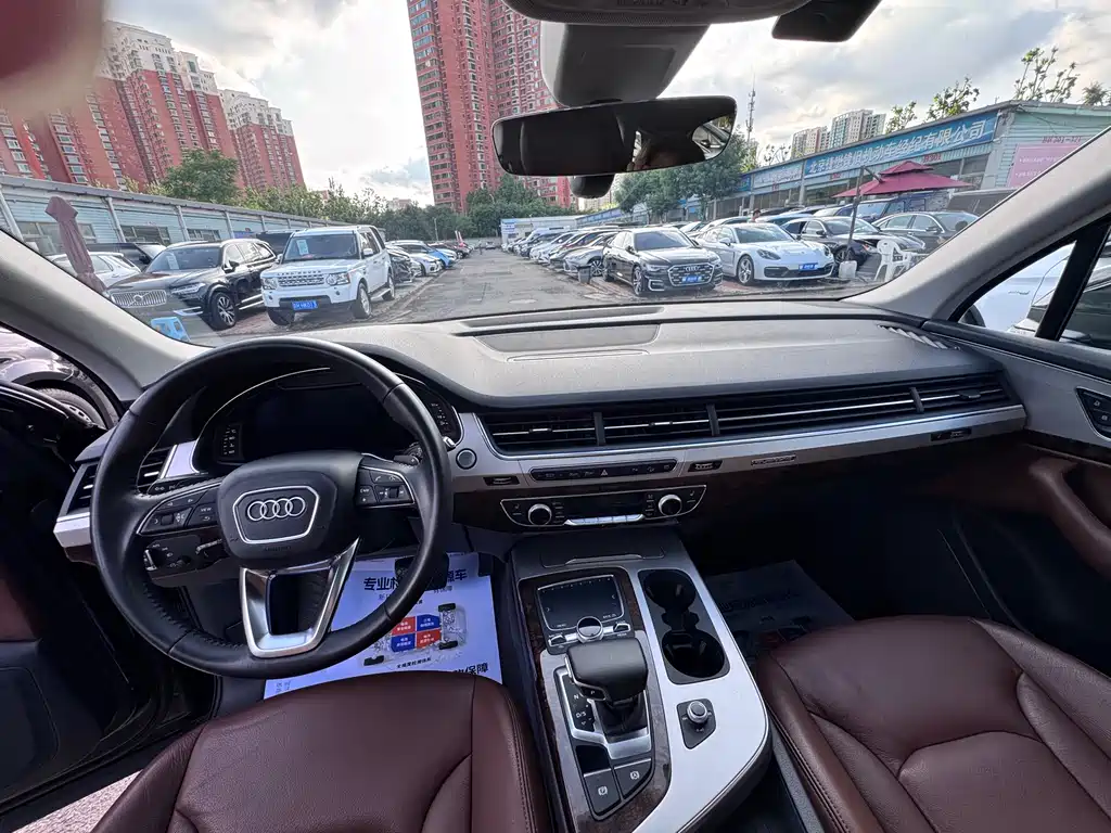 Audi Q7 2019 — фото 10