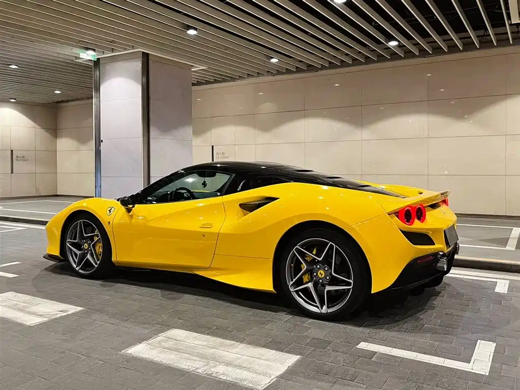 Ferrari F8 2023 — фото 4