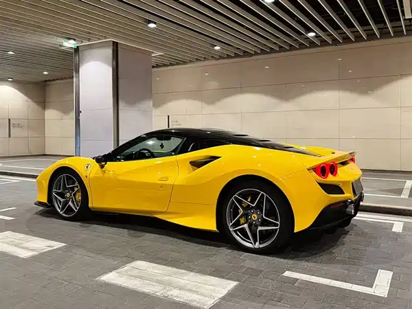Ferrari F8 2023