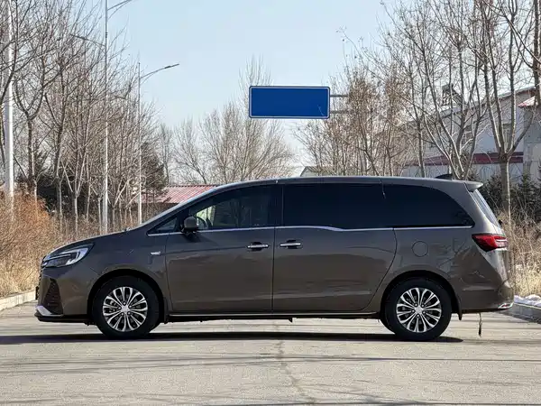 Buick GL8 2023