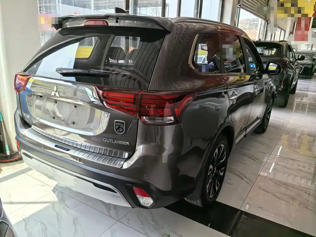 Mitsubishi Outlander 2020 — фото 6