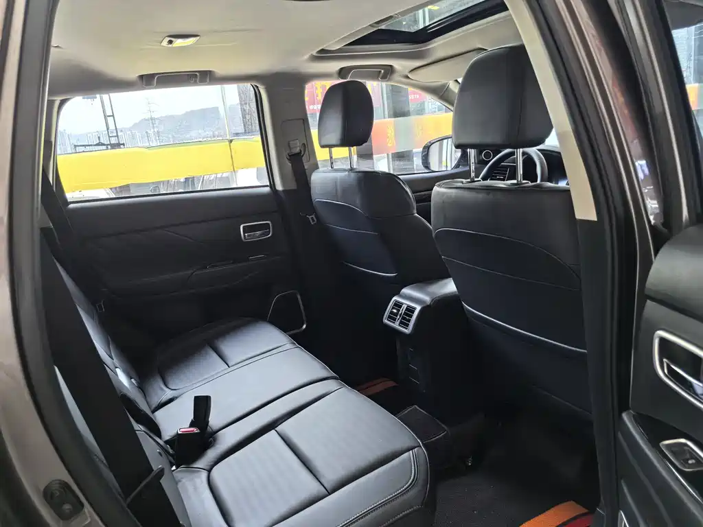 Mitsubishi Outlander 2020 — фото 12