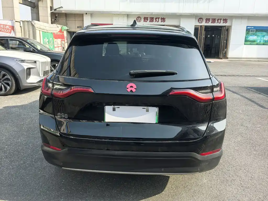 NIO ES8 2019