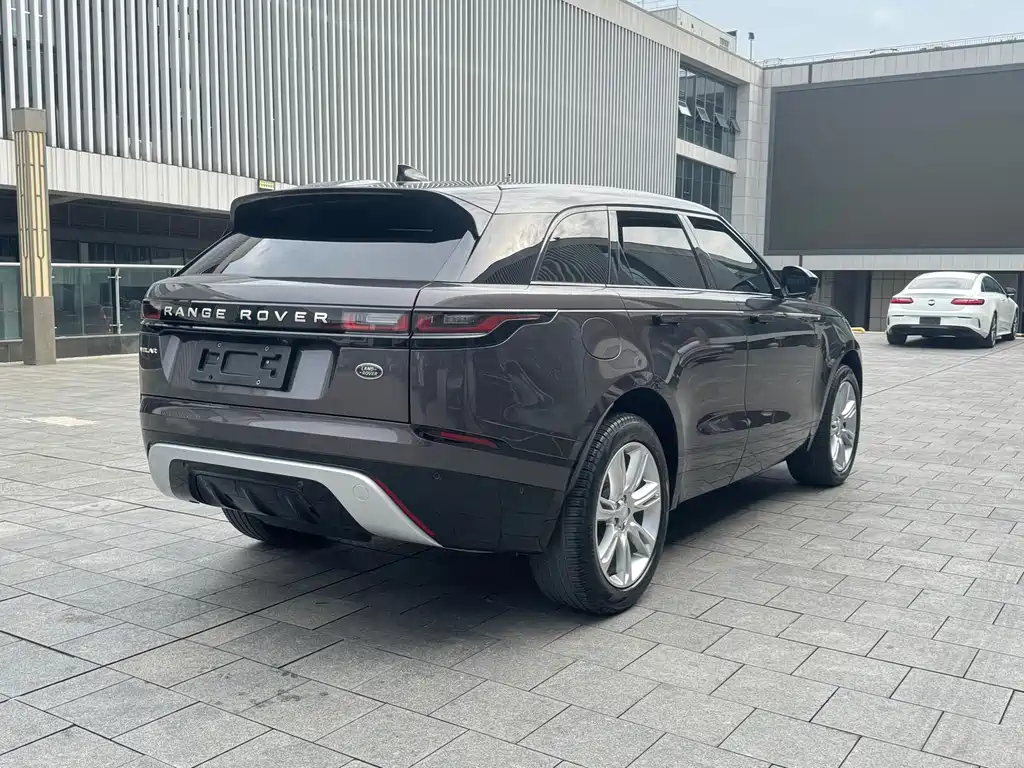Land Rover Velar 2023 — фото 27