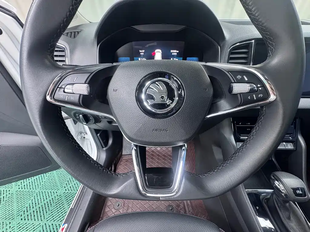 Skoda Karoq 2023 — фото 12