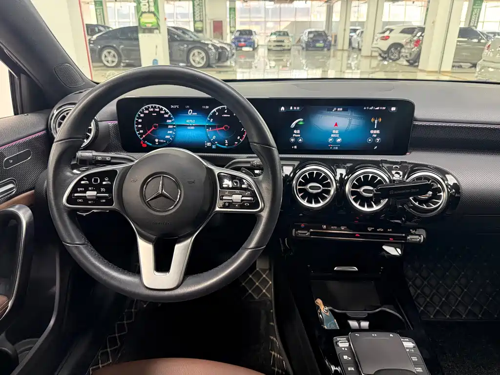 Mercedes-Benz A-Class 2020 — фото 17