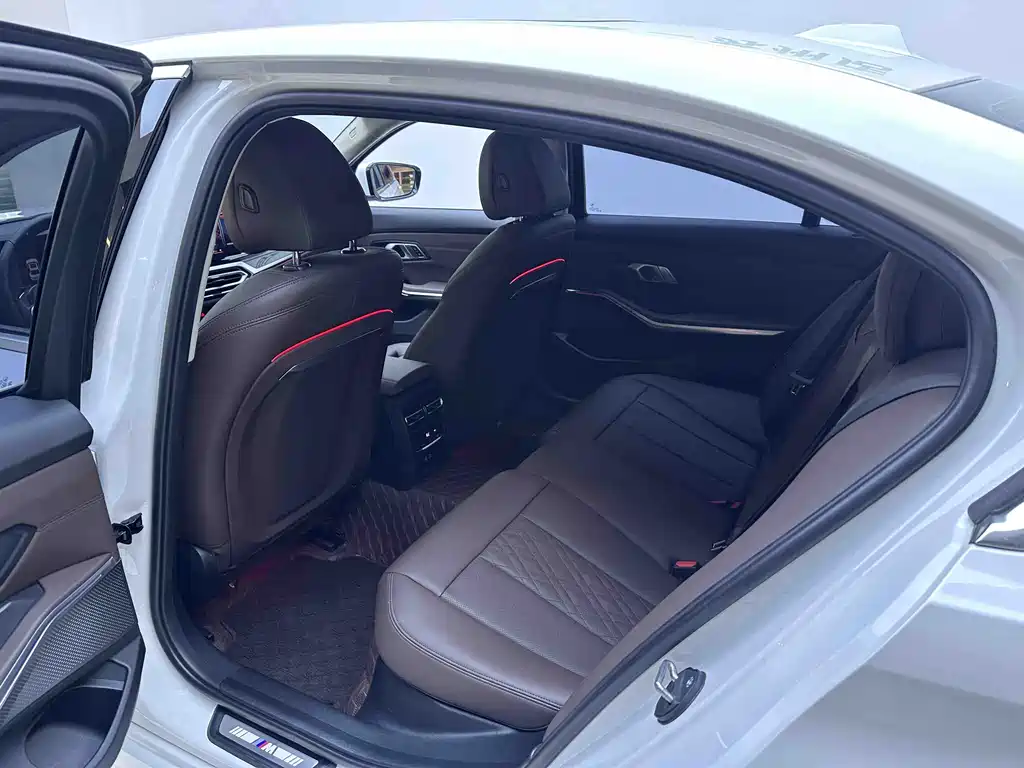 BMW 3 Series 2023 — фото 10
