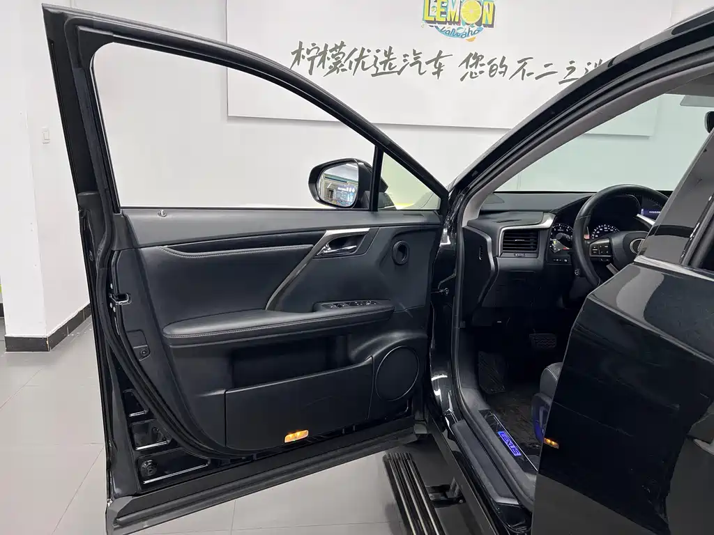 Lexus RX 2017 — фото 15