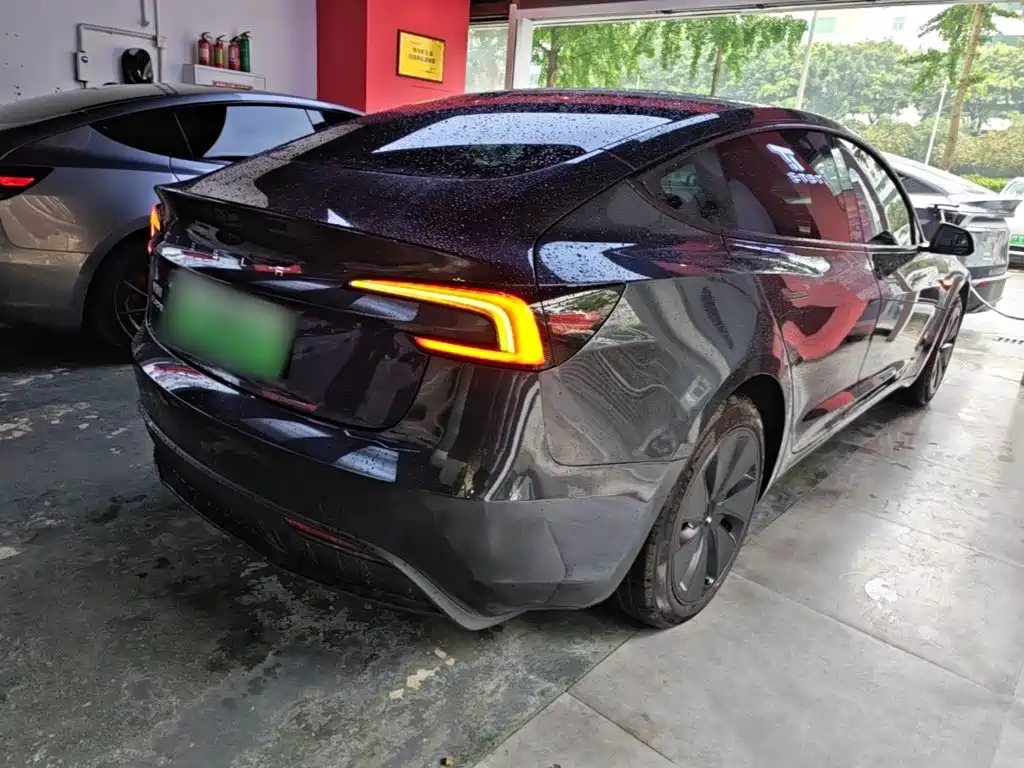 Tesla Model 3 2024