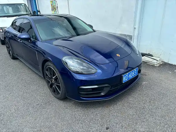 Porsche Panamera 2022