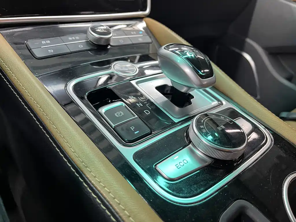 BYD Qin NEV 2018 — фото 16